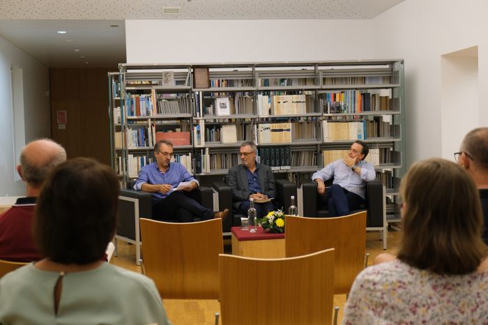 Novas ideias, na apresentação do livro “Cidades e Resendes” na ilha de Santa Maria