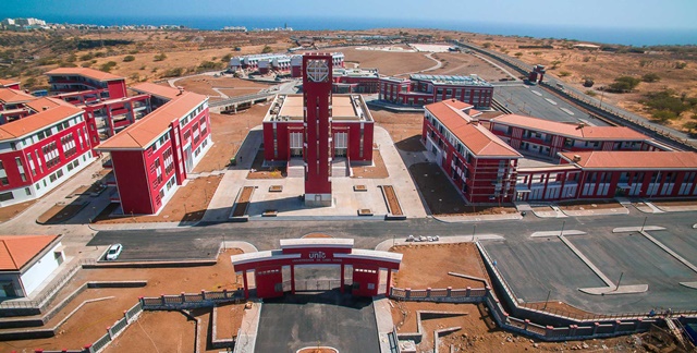 Comitiva da Espanha inaugura laboratório da Universidade de Cabo Verde