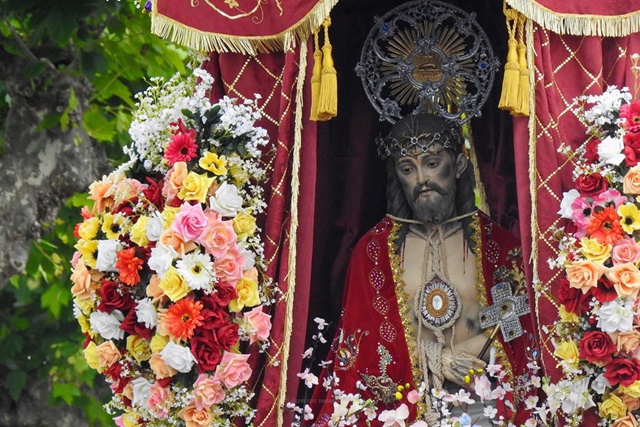Vila do Porto realiza a tradicional festa do Senhor Santo Cristo dos Milagres