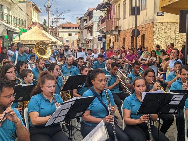 Resende Costa realiza o X Encontro de Bandas com oito corporações da região