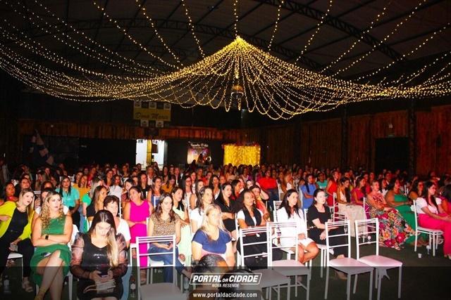 Nova Resende: mais de 200 mulheres no primeiro “Encontro D´Elas”