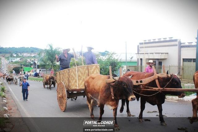 Nova Resende: 13º Encontro de Carreiros e Desfile de Carros de Bois