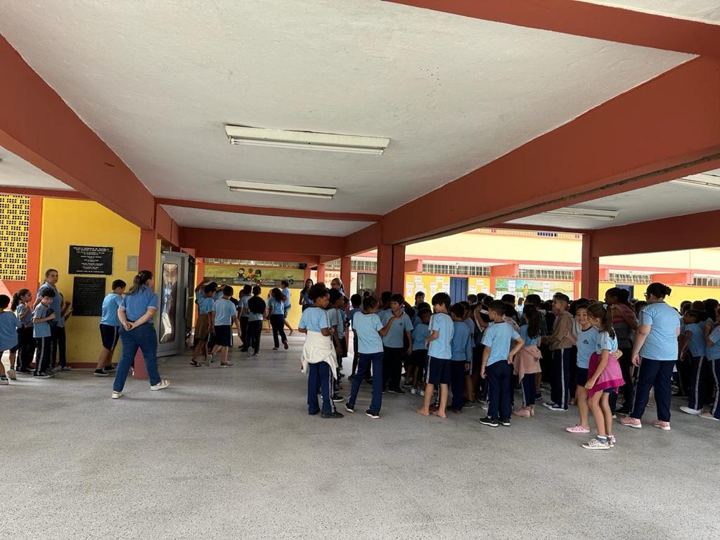 Resende Costa: alunos da E. M. Conjurados, sem uso de celular ou telemóvel