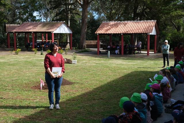 Santa Maria: Município oferece livros a alunos no Dia Mundial da Árvore