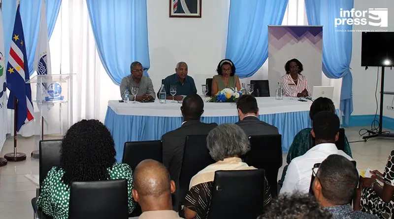 Praia: mesa redonda comemora 50 anos de independência e discute desafios da capital